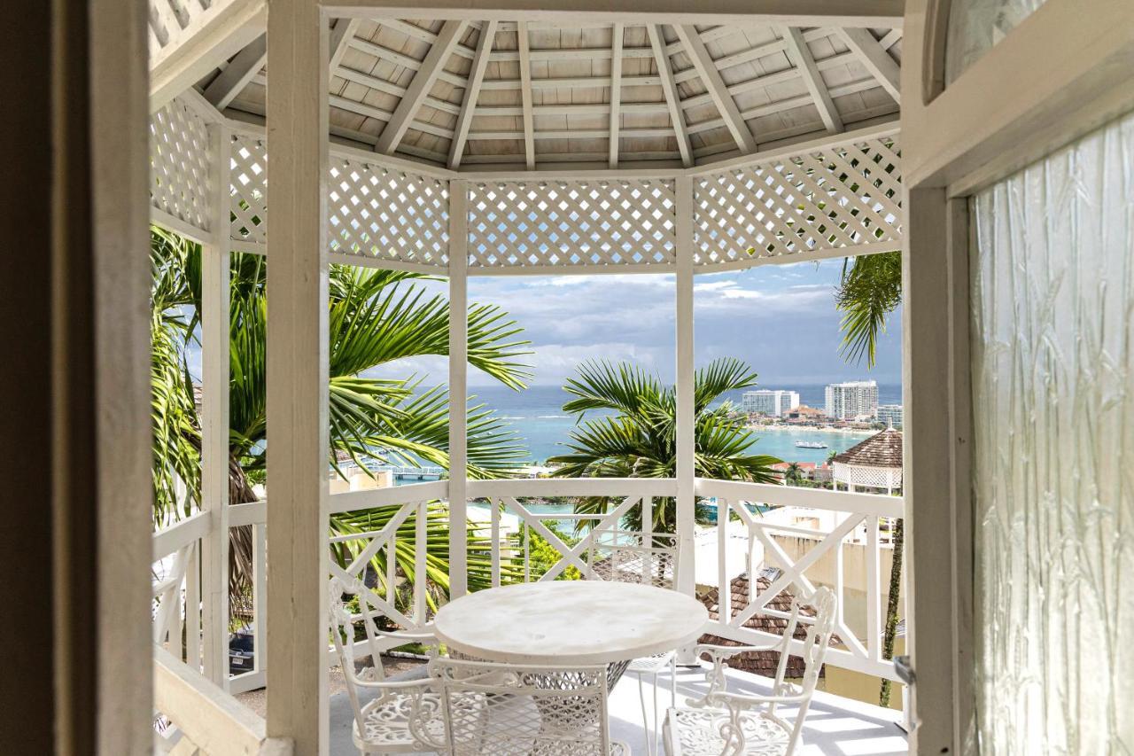 Pampered In Paradise Near Ian Fleming Airport Ocj Ocho Rios Dış mekan fotoğraf